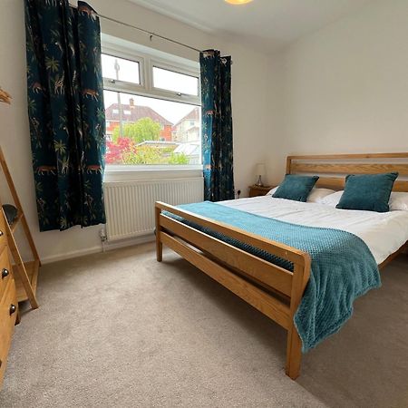 Gower Getaway - Parking & Ensuite Суонси Экстерьер фото