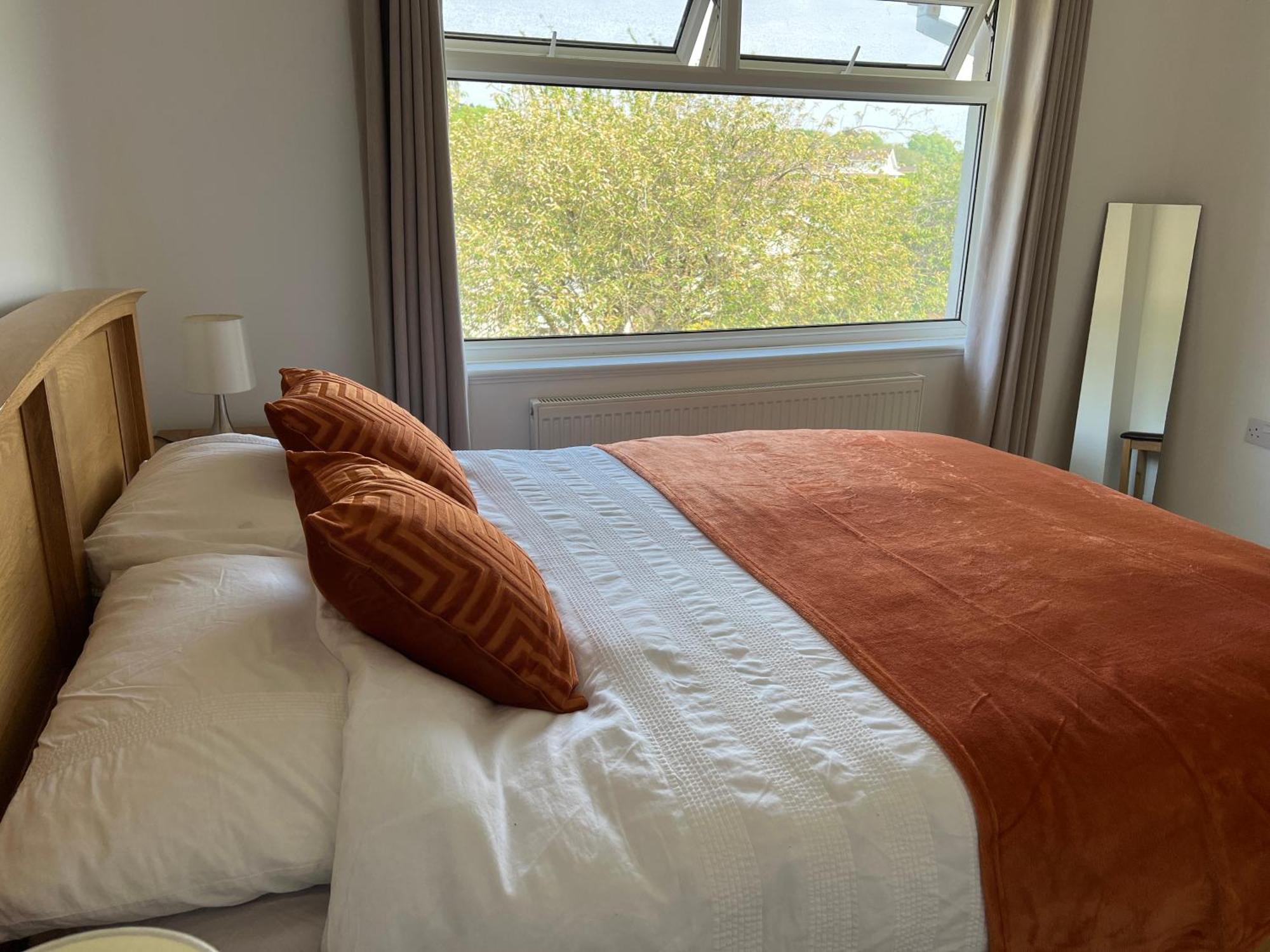 Gower Getaway - Parking & Ensuite Суонси Экстерьер фото